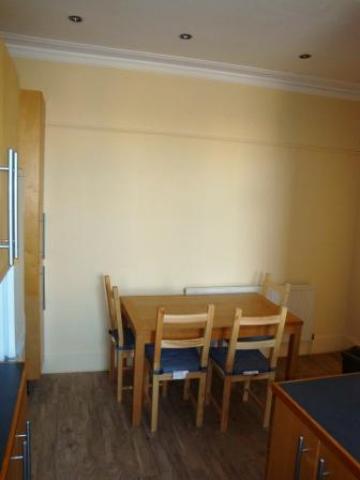 			3 Bedroom, 1 bath, 1 reception Flat			 West End Lane, WEST HAMPSTEAD